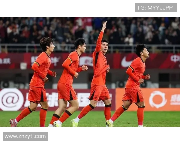 中国足球今晚激战正酣球迷期待精彩对决与胜利时刻 中国足球今晚激战正酣球迷期待精彩对决与胜利时刻