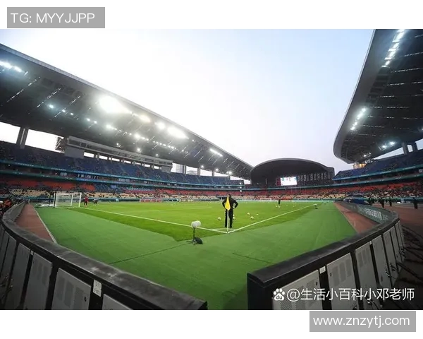 中超足球场地标准尺寸解析及其对比赛的影响与重要性探讨
